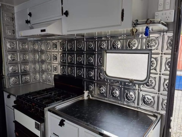 apm_arctic_daisy_caravan_sb