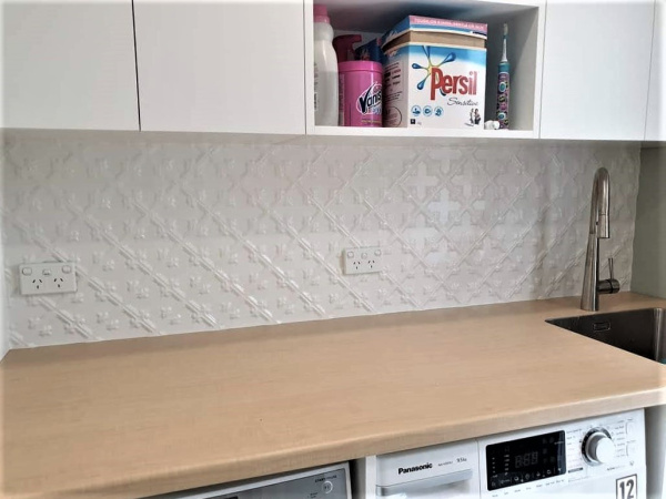 apm_gothic_white_stamp