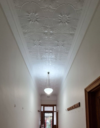 apm jasmine hallway white