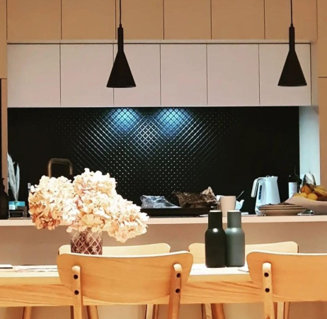 apm_paddington_matblk_stamp