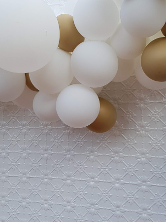 apm white fleur wall